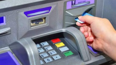 ماكينة ATM