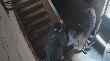 تعدي على مسن وسحله بالمنوفية