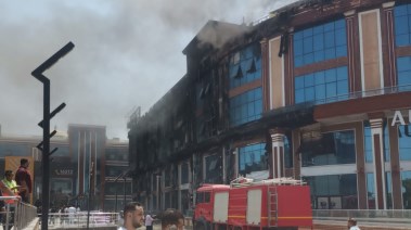 جانب من الحريق