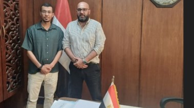 عبدالمجيد عبدالله مع رئيس الادارة المركزية للرعاية الحرجة والعاجلة الدكتور محمد الصدفي