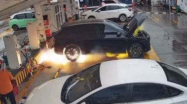 اشتعال زيكر 7X في الصين