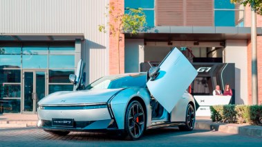 سيارة XPENG P7+ REEV