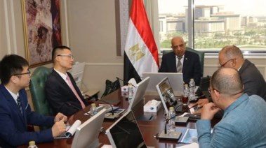 وزير الكهرباء والطاقة المتجددة، الدكتور محمود عصمت
