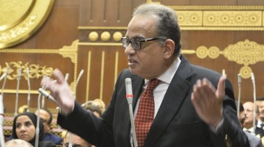 النائب طارق عبد العزيز