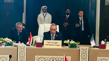  وزير الخارجية خلال المؤتمر
