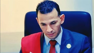 القاضي المزيف 