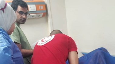 جانب من اسعاف المصابين 