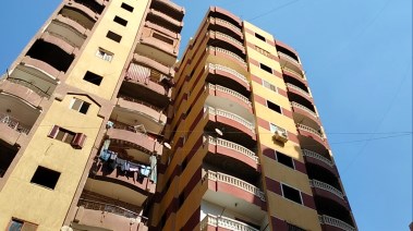 عمارات مخالفة بأحد أحياء الجيزة