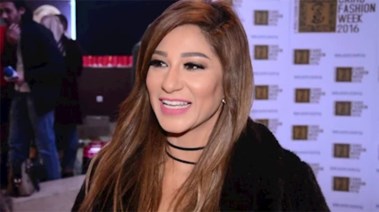 الفنانة إنجي شرف 