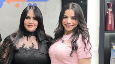 الفنانة منال عبد اللطيف والزميلة هايدي محمد 