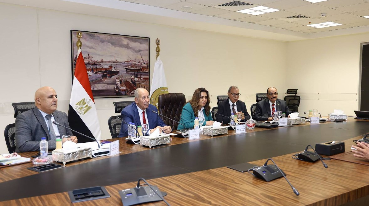  وزيرة التنمية المحلية والبيئة الدكتورة منال عوض 