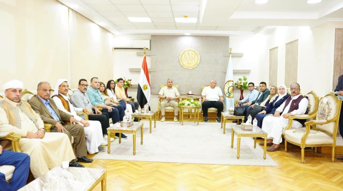 وزير السياحة مع محافظ مطروح