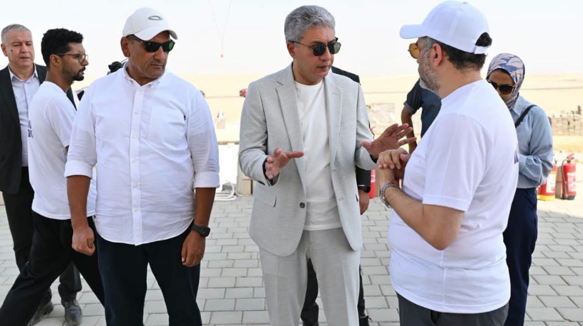  وزير السياحة والآثار شريف فتحي