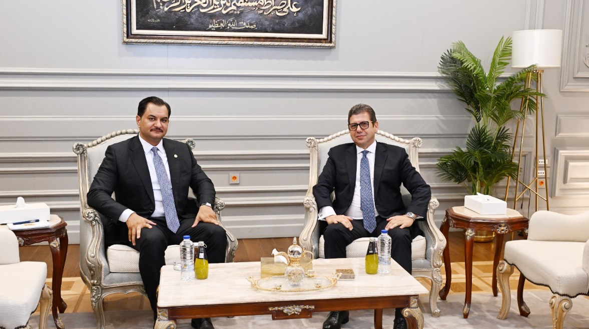  الوزير حسن رشاد والفريق أول صدام حفتر 