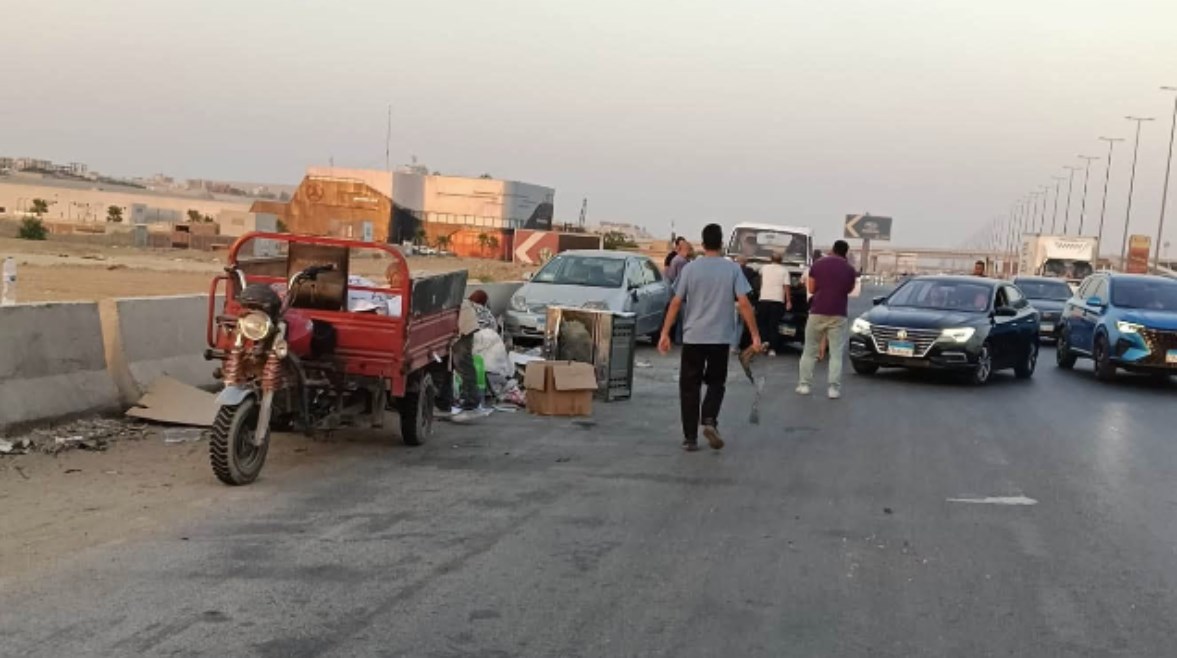 حادث تصادم بين عدة سيارات بطريق مصر الإسماعيلية الصحراوي
