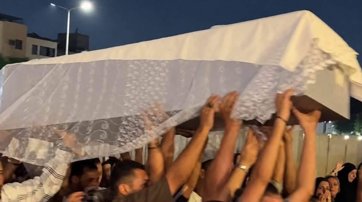 نعش مروة ملتف بطرحة زفاف