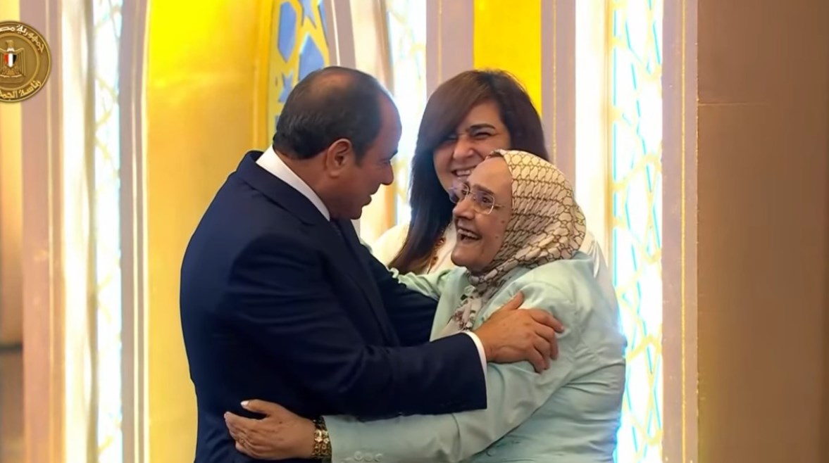 الرئيس السيسي والدكتورة آمال اسماعيل 