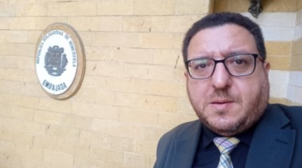  المحامي على أيوب