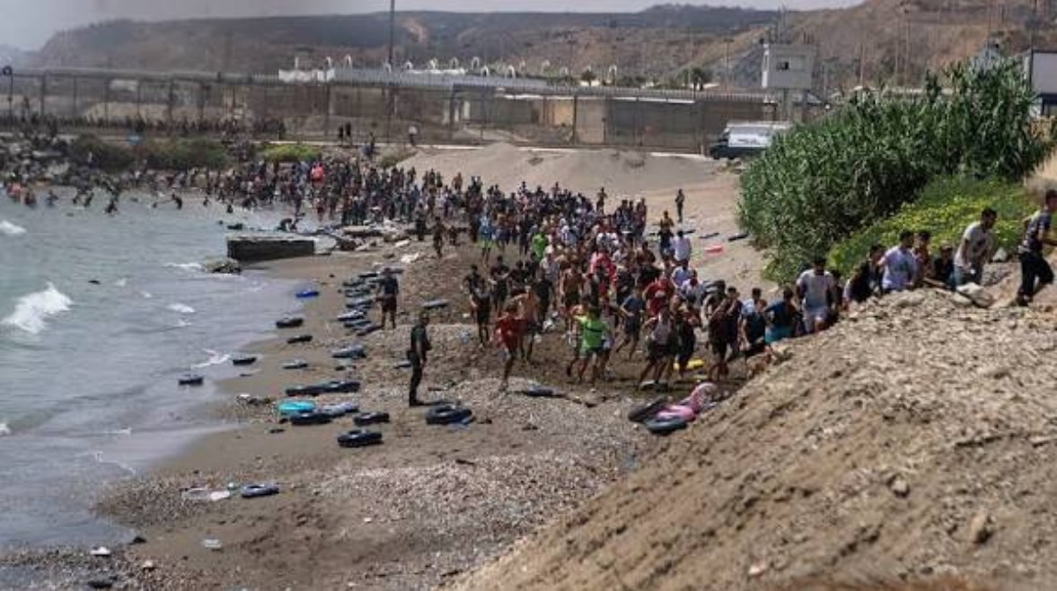 لماذا يتبادل المغرب وأسبانيا الإتهامات في أزمة سبتة 