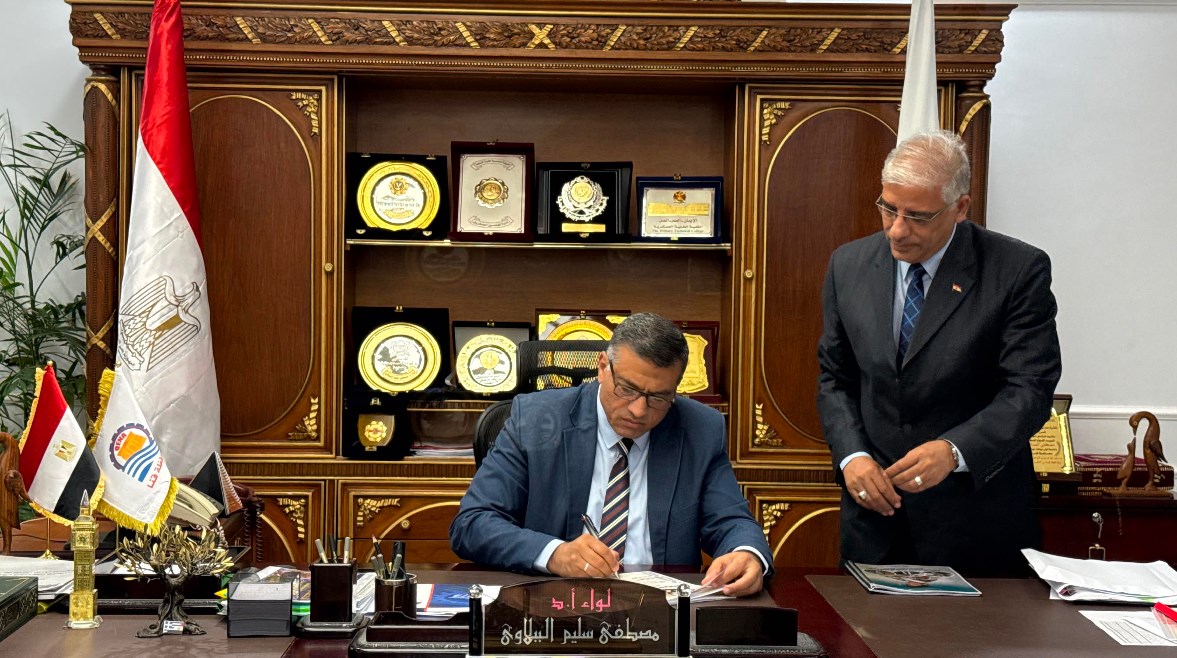 محافظ قنا 