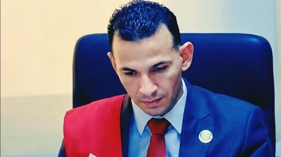 القاضي المزيف 