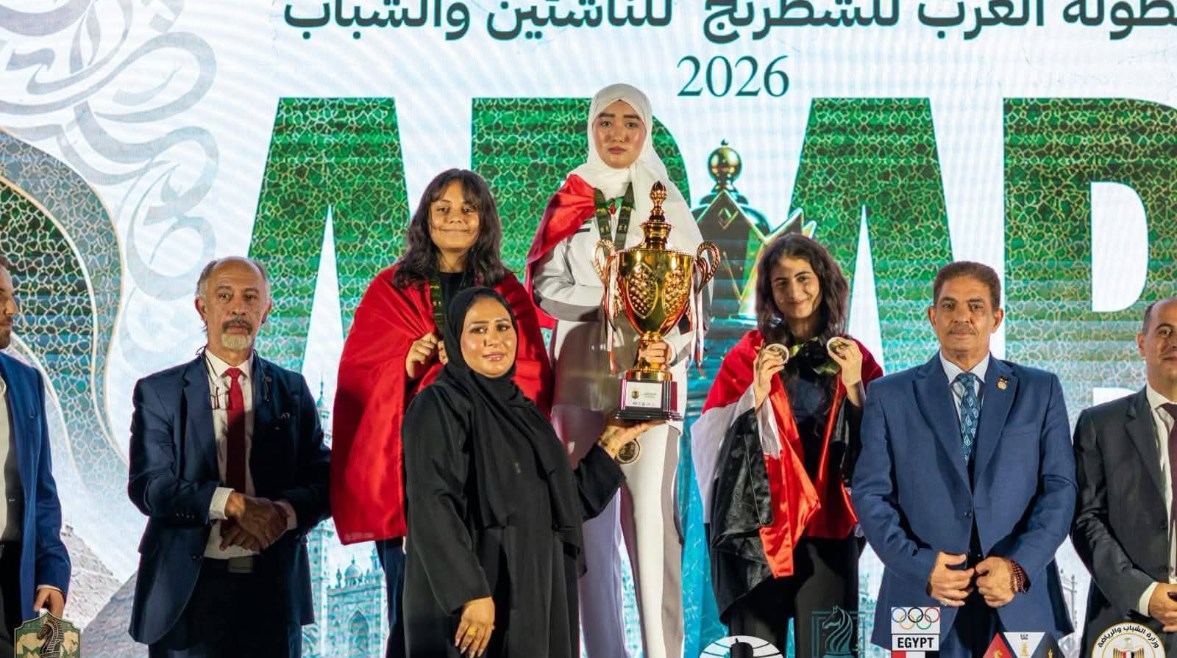 لقطة التتويج والمنصة