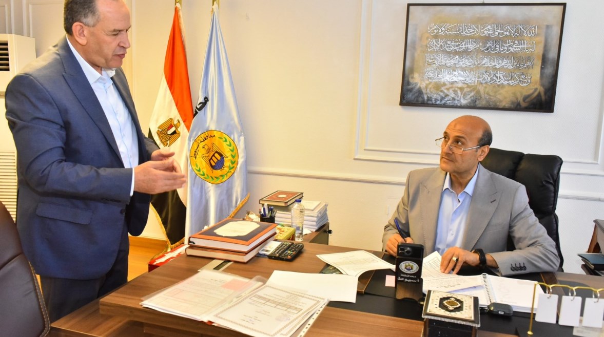 محافظ أسيوط 