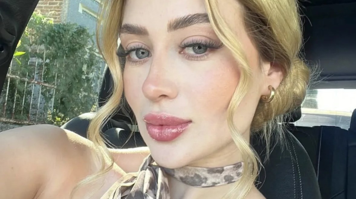  المؤثرة المكسيكية “فاليريا ماركيز” 