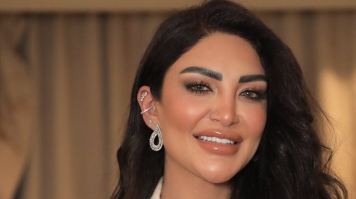 الإعلامية سالي عبد السلام 