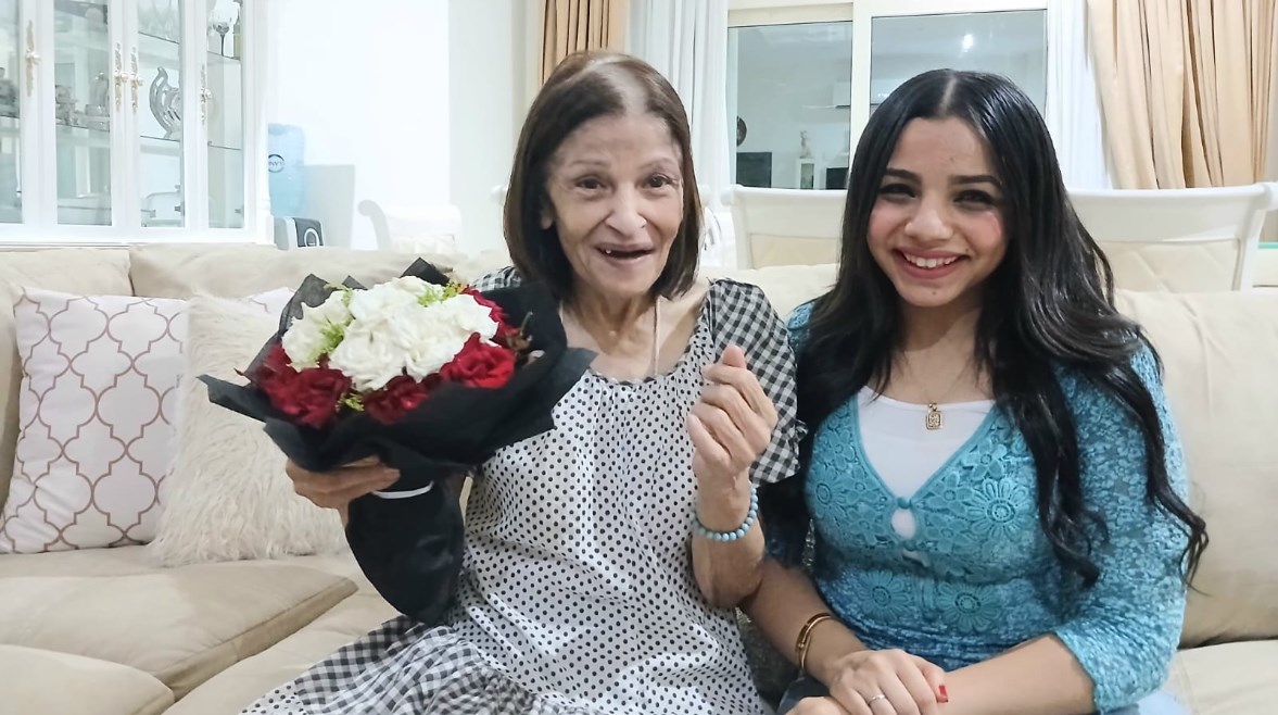 الفنانة القديرة عائشة الكيلاني والزميلة هايدي محمد