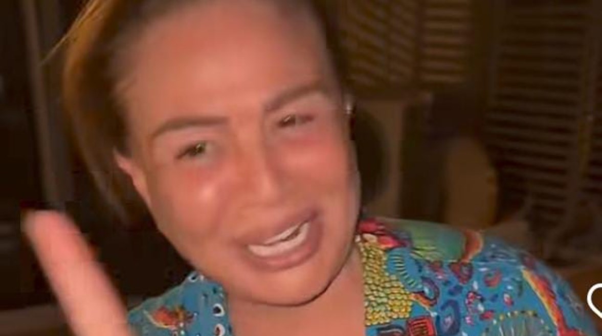 الفنانة إلهام شاهين 