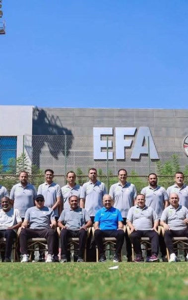احتفاء المدربين بحسام حسن