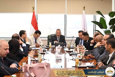 لقاء وزير الشؤون النيابية مع المحررين البرلمانيين