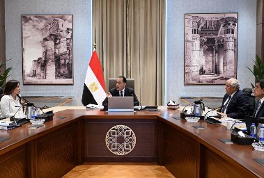 خلال اجتماع رئيس الوزراء لتطوير الساحل الشمالي الغربي