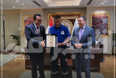 صابر محمد مشرف غرفة عمليات إسعاف بني سويف خلال التكريم 