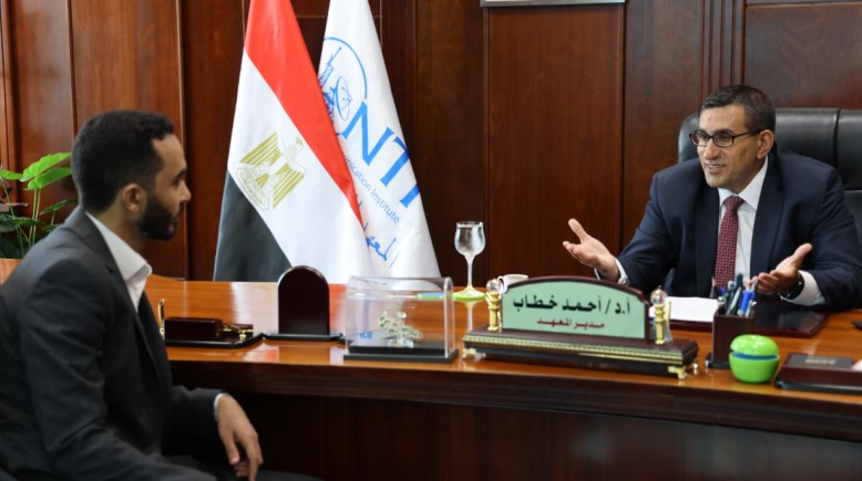 مدير المعهد القومي للاتصالات، أحمد خطاب، ومحرر تليجراف مصر، حسن راشد