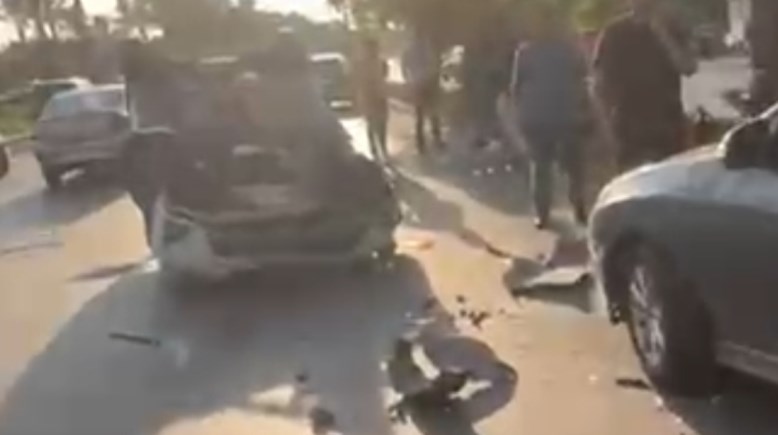 تصادم سيارتين ملاكي بالتجمع 