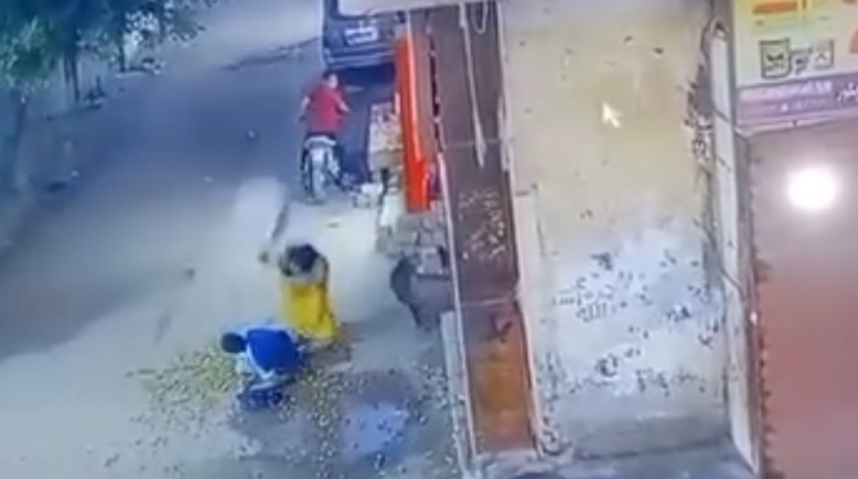 اعتداء سيدة على شاب من ذوى الهمم بالمنيا 