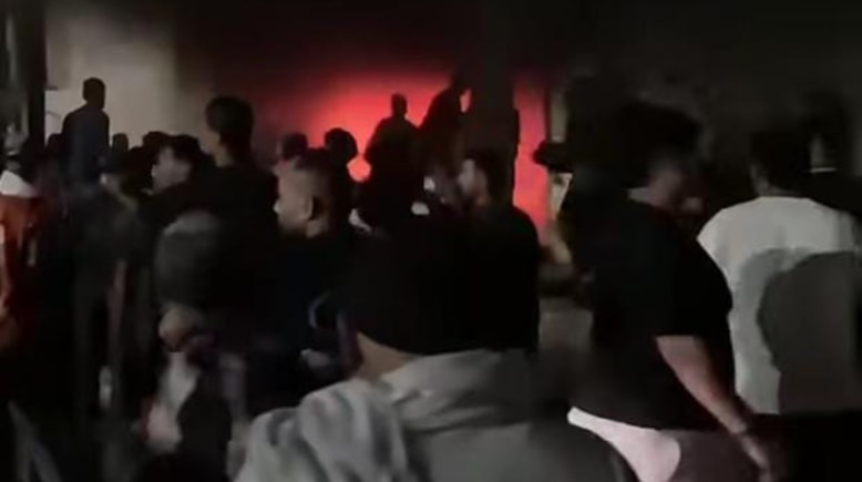 جانب من الحريق