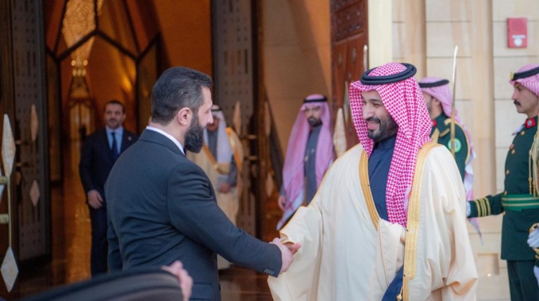 ولي العهد السعودي محمد بن سلمان وأحمد الشرع - أرشيفية