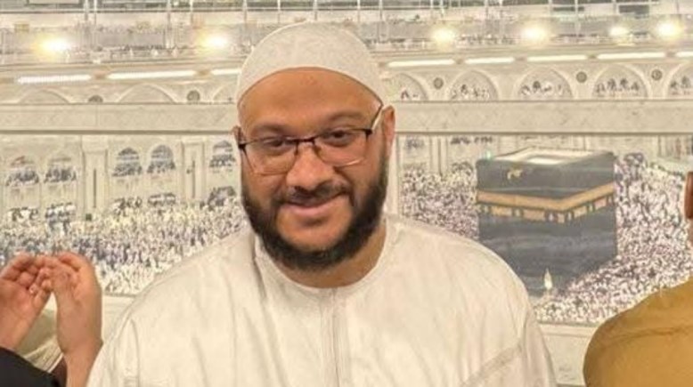 والد الأطفال الثلاثة