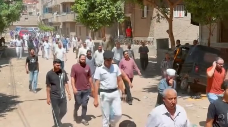 جانب من تشيع جثمان النقيب إيهاب البدري