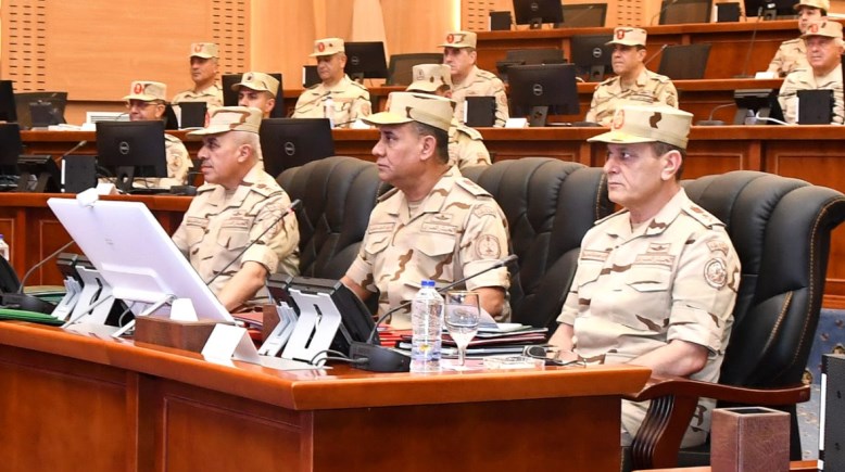 القائد العام للقوات المسلحة وزير الدفاع والإنتاج الحربي 