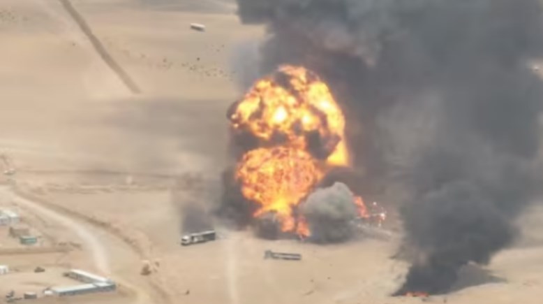 شاحنات تنفجر، خلال ما وصفه الحوثيون بأنه هجوم استهدف شاحنات قادمة من الأراضي السعودية