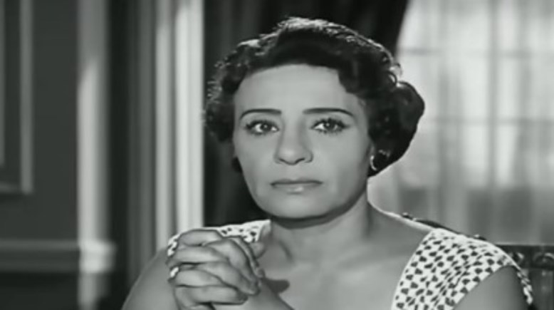 الفنانة إحسان شريف 
