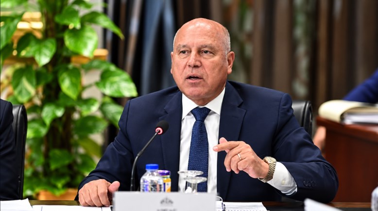  الفريق كامل الوزير وزير النقل 