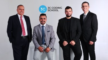 مسؤولو شركة "3C Coding School"