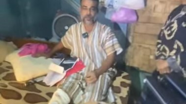 من الإصابة والاستغاثة إلى الحصول على الحقوق.. محافظ بورسعيد يستقبل العامل بمكتبه ويتواصل مع شركة المقاولات لإنهاء أزمته وصرف تعويضاته