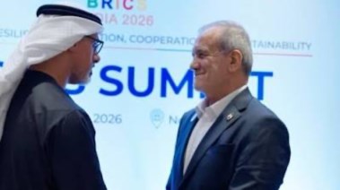الرئيس الإيراني يلتقي ولي عهد أبو ظبي في قمة بريكس