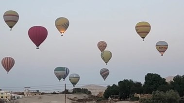 البالون الطائر يزين سماء الأقصر 